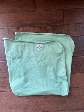 Ollie Mint Green Swaddle